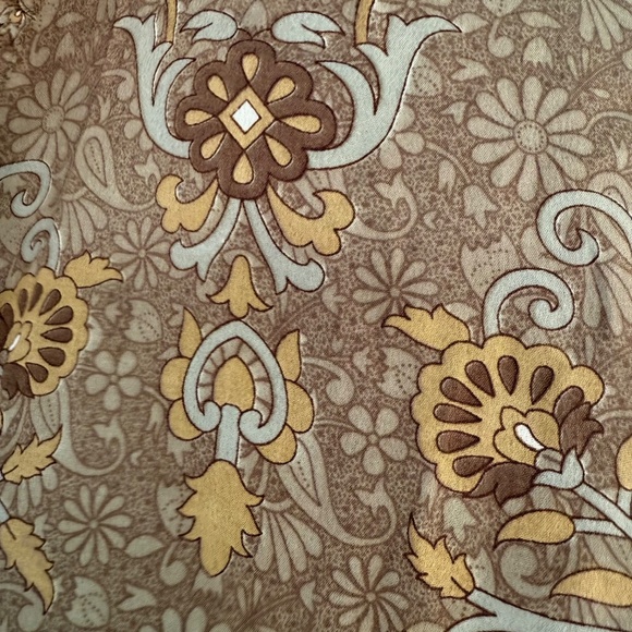 Kantha Bae Silk Shrug - Picture 5 of 5